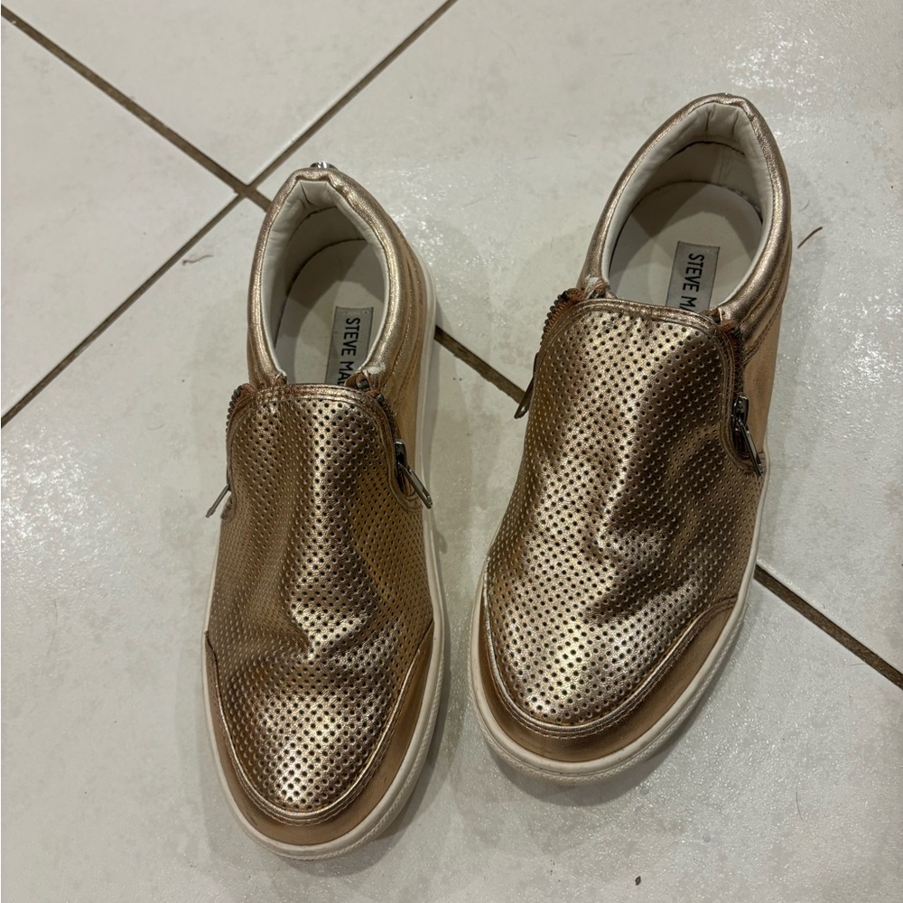 Steve Madden rose gold slip ons